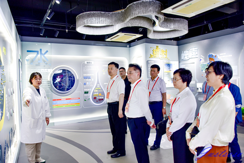 区政协开展“第八轮环保三年行动计划完成情况”知情视察.jpg