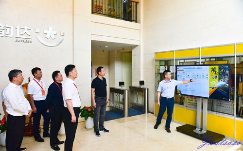 20240912区政协开展“推动‘丝路电商’合作先行区样板区建设”知情视察.jpg