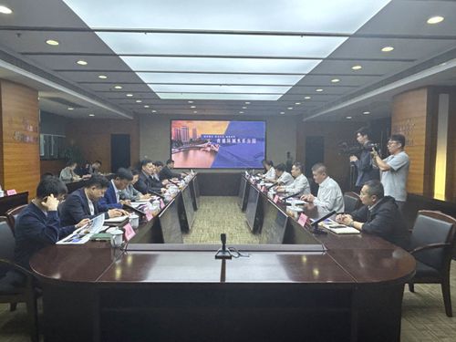 区政协主席会议成员开展“青浦环城水系公园三期建设”集体调研.jpg