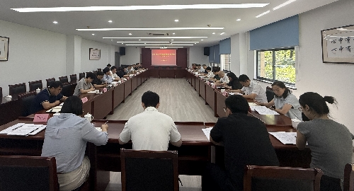 区政协召开“推进12345市民服务热线进一步提质增效”调研座谈会.jpg